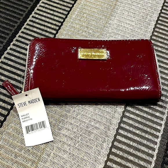 Steve Madden wallet.  NWT.  🎁idea! - Picture 1 of 3